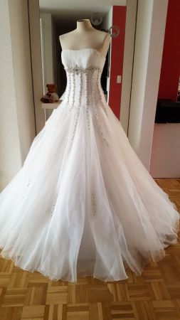 Brautkleid Aysira, Schleier Krone 34/36 - AUSVERKAUF!!!
