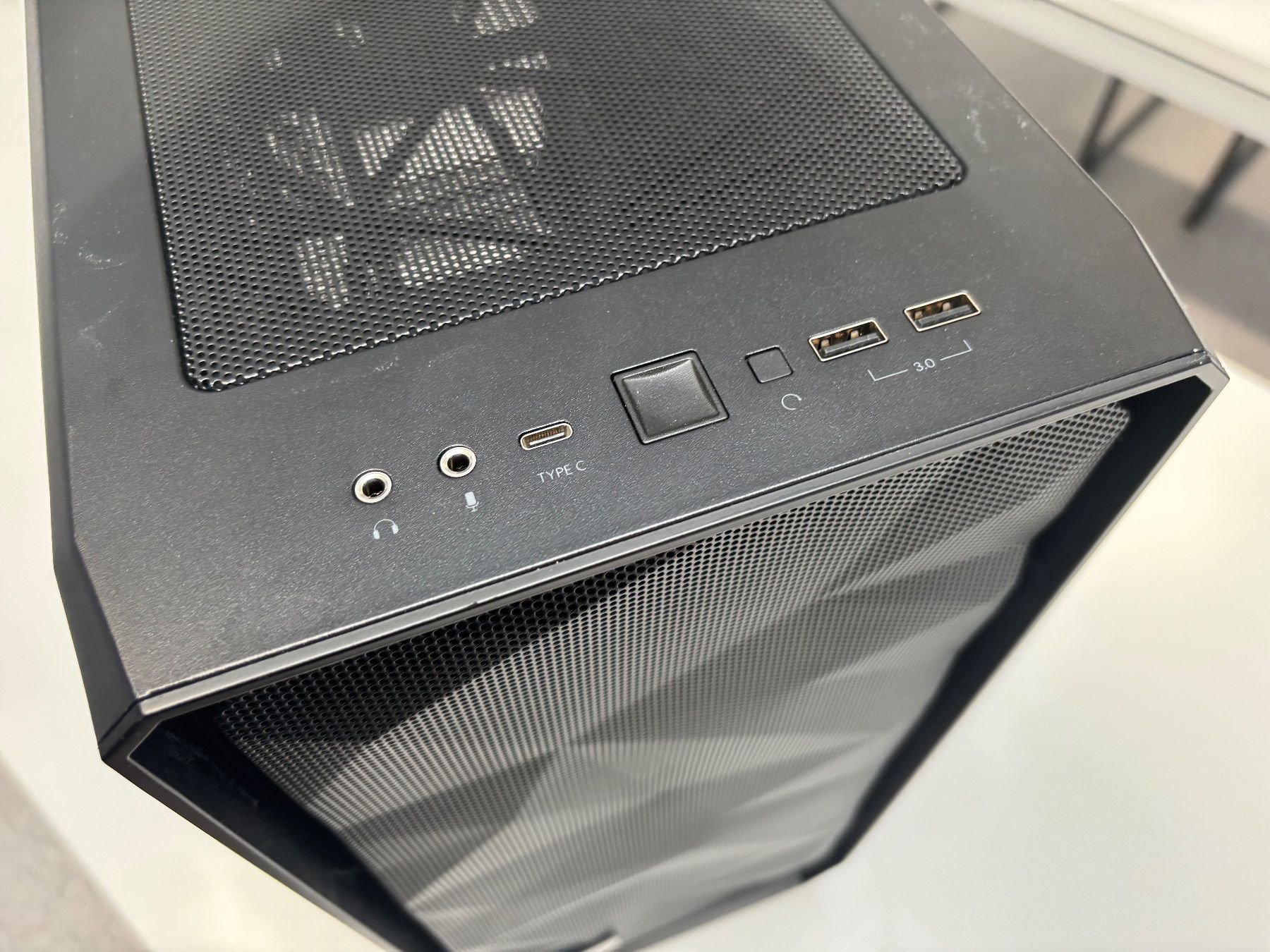 Fractal Custodie: Fractal PC Case inklusive Corsair Netzteil – Usato da Zürich venduto da mar_hs6l 8