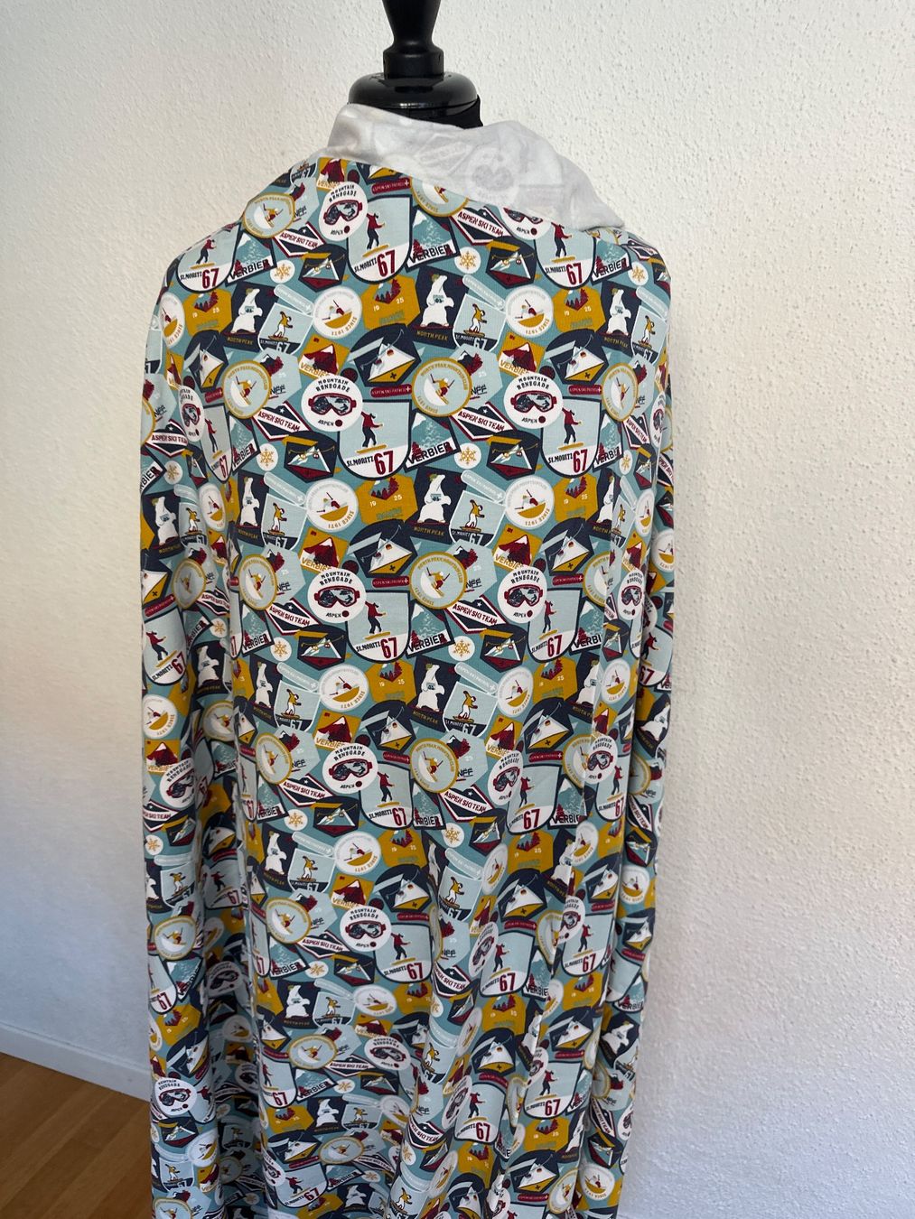 Stoffe: Sweatstoff  St. Moritz Ski 3m x 1,5m – Neu (gemäss Beschreibung) aus Bad Zurzach von Anabenae
