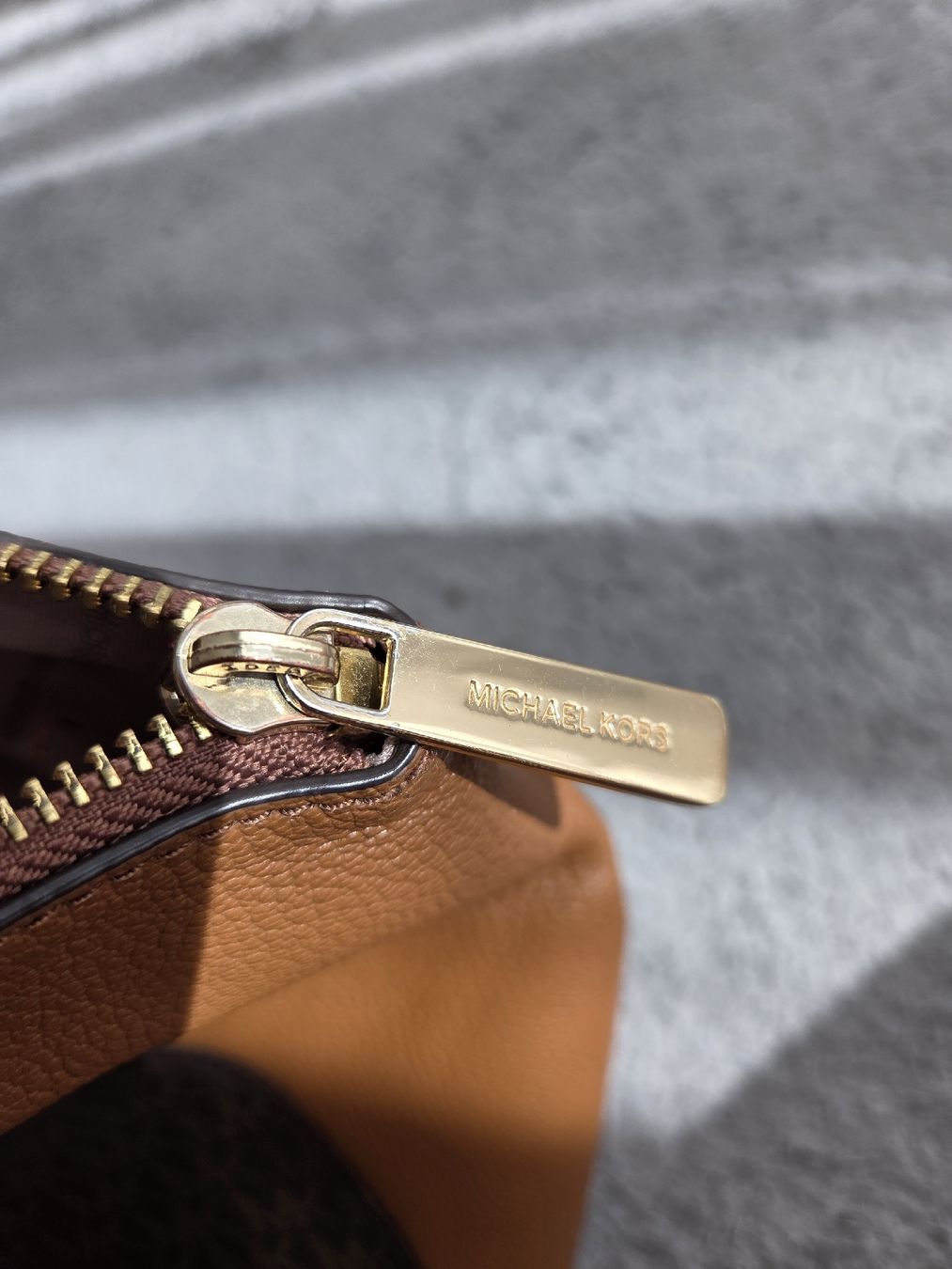 Sacs femmes: Michael Kors Tasche braun monogramm Gesteppte Leder. – D'occasion à Allschwil par actofighter 5