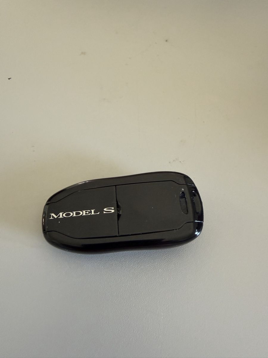 Tesla Tutti pezzi di ricambio auto: Keyfob Tesla Model S- 2017 – Usato da Zürich venduto da Willibald0 2