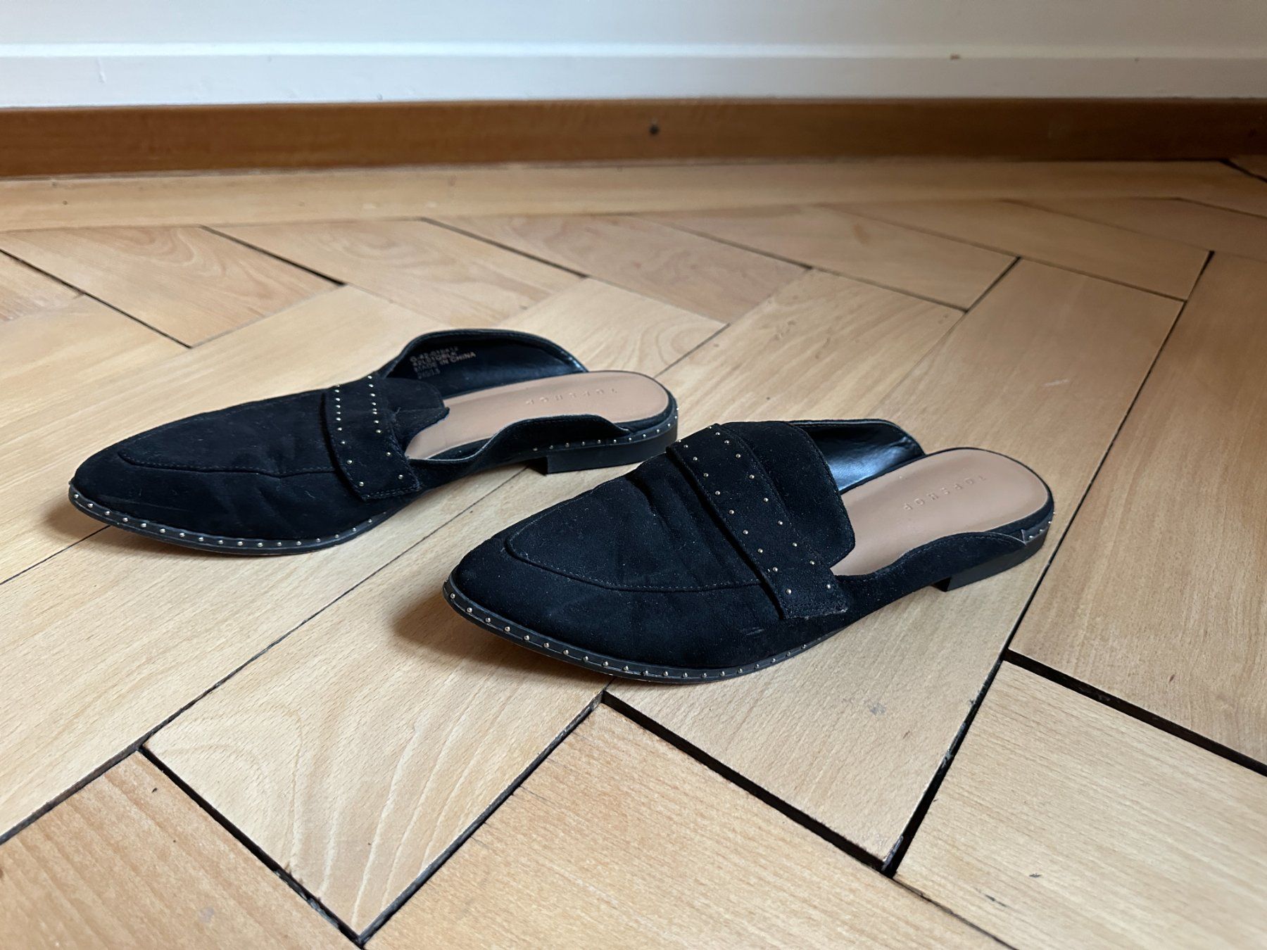 Topshop Scarpe da donna: TOPSHOP - Mules schwarz mit Nieten 39 – Usato da Zürich venduto da Diazaio 1