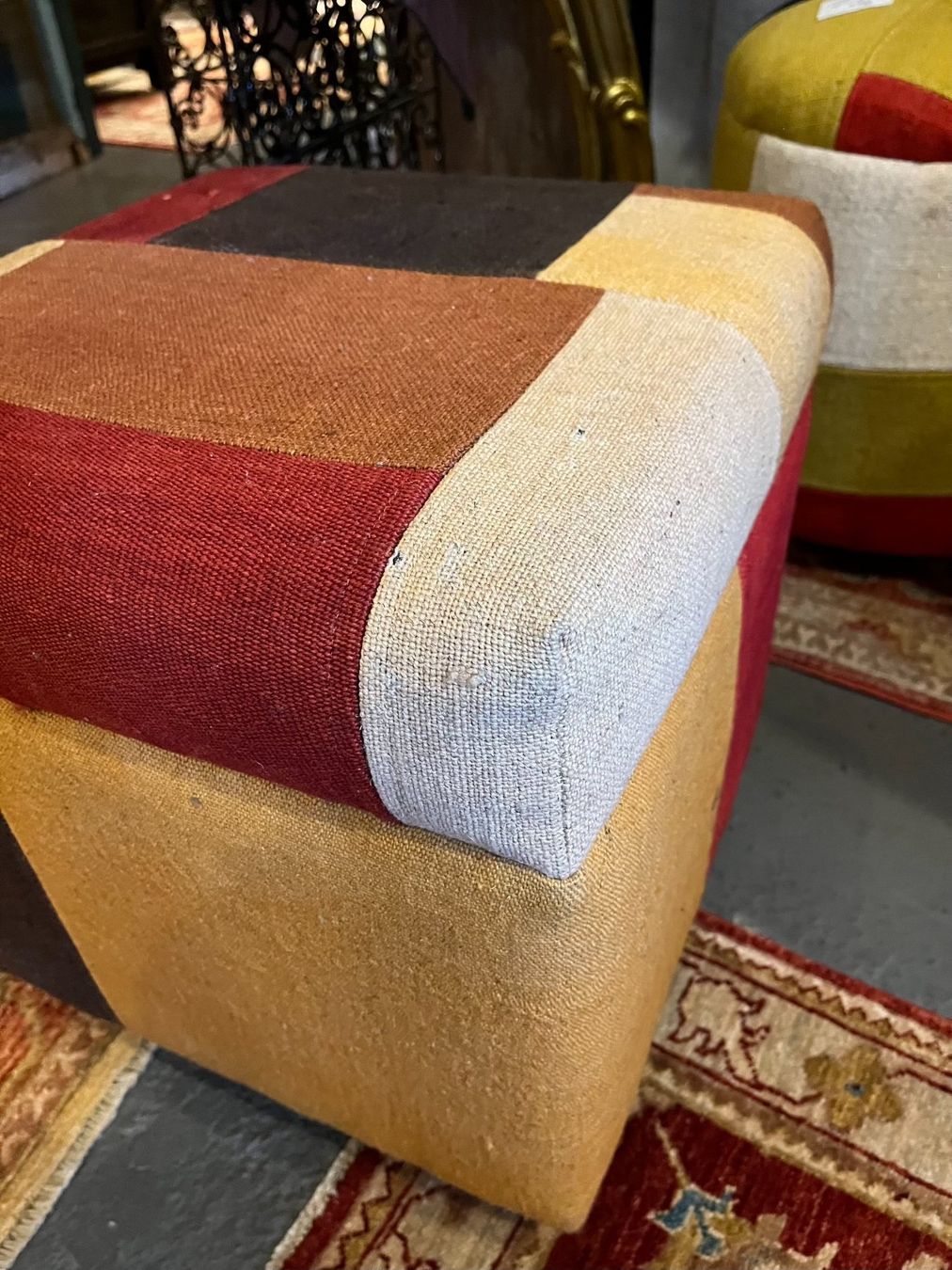 Sgabelli: Kelim-Hocker mit Stauraum | LIQUIDATIONSVERKAUF – Nuovo (secondo la descrizione) da Zürich venduto da Hnikbay 3