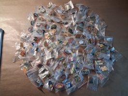 90 Pins mit Verschluss   in der OVP