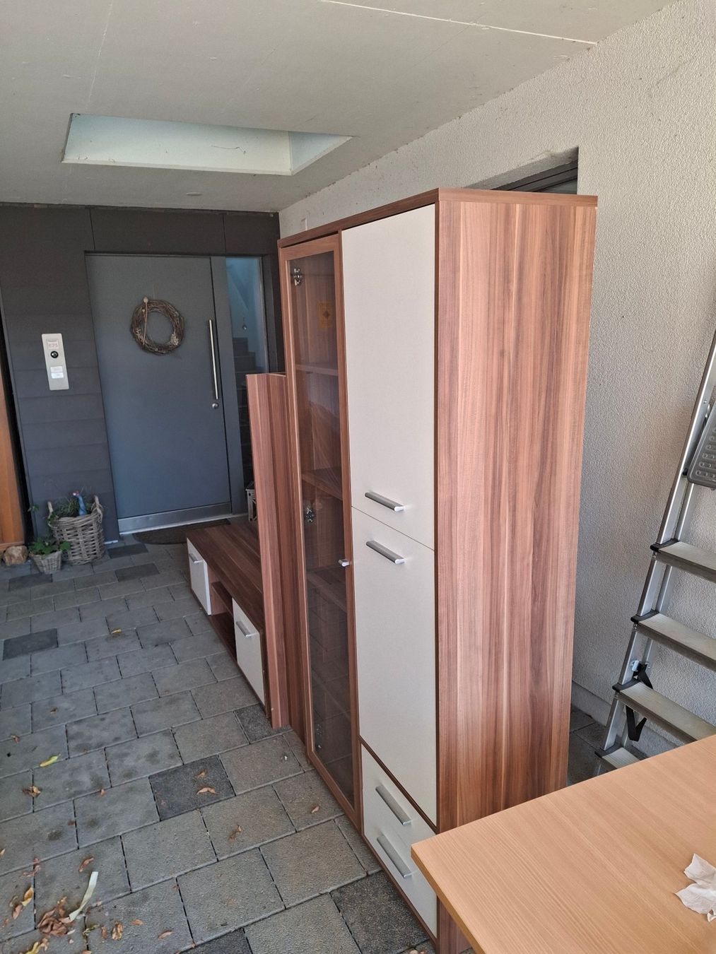 TV Möbel: Lowboard mit Glasvitrine Nussbaum weiss gebraucht – Gebraucht aus Wölflinswil von pokneto 4