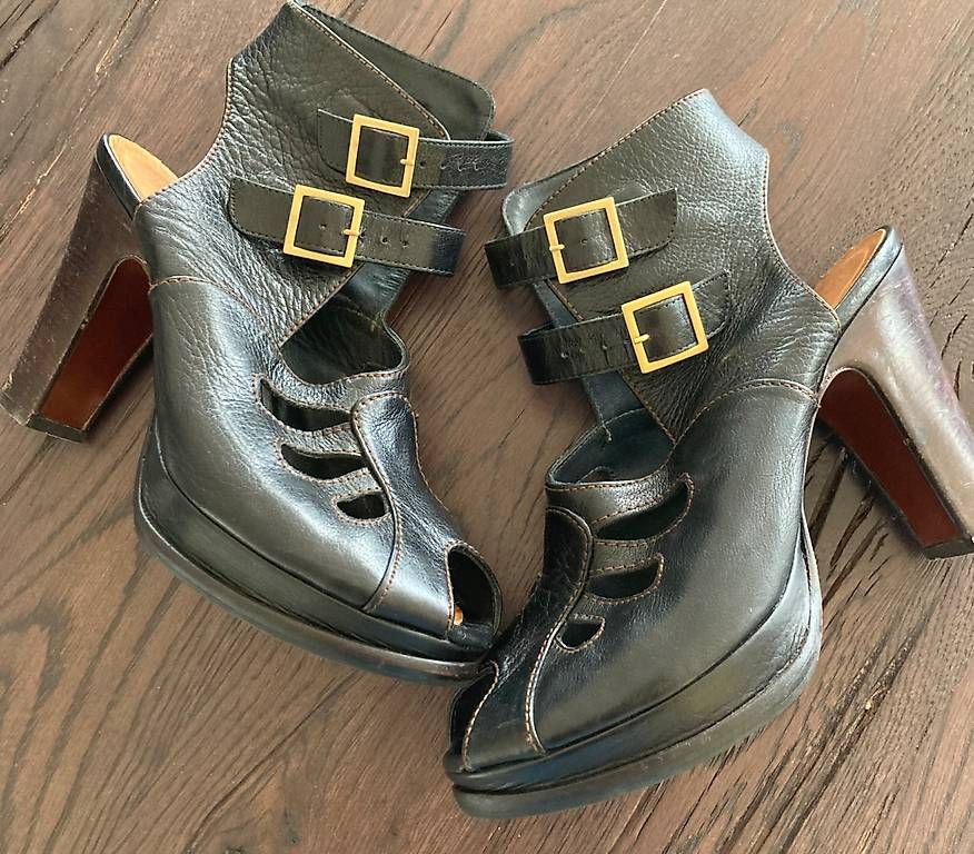 Chaussures femmes: ChieMihara Schuhe Grösse 38 – D'occasion à Hedingen par inf_mjl7