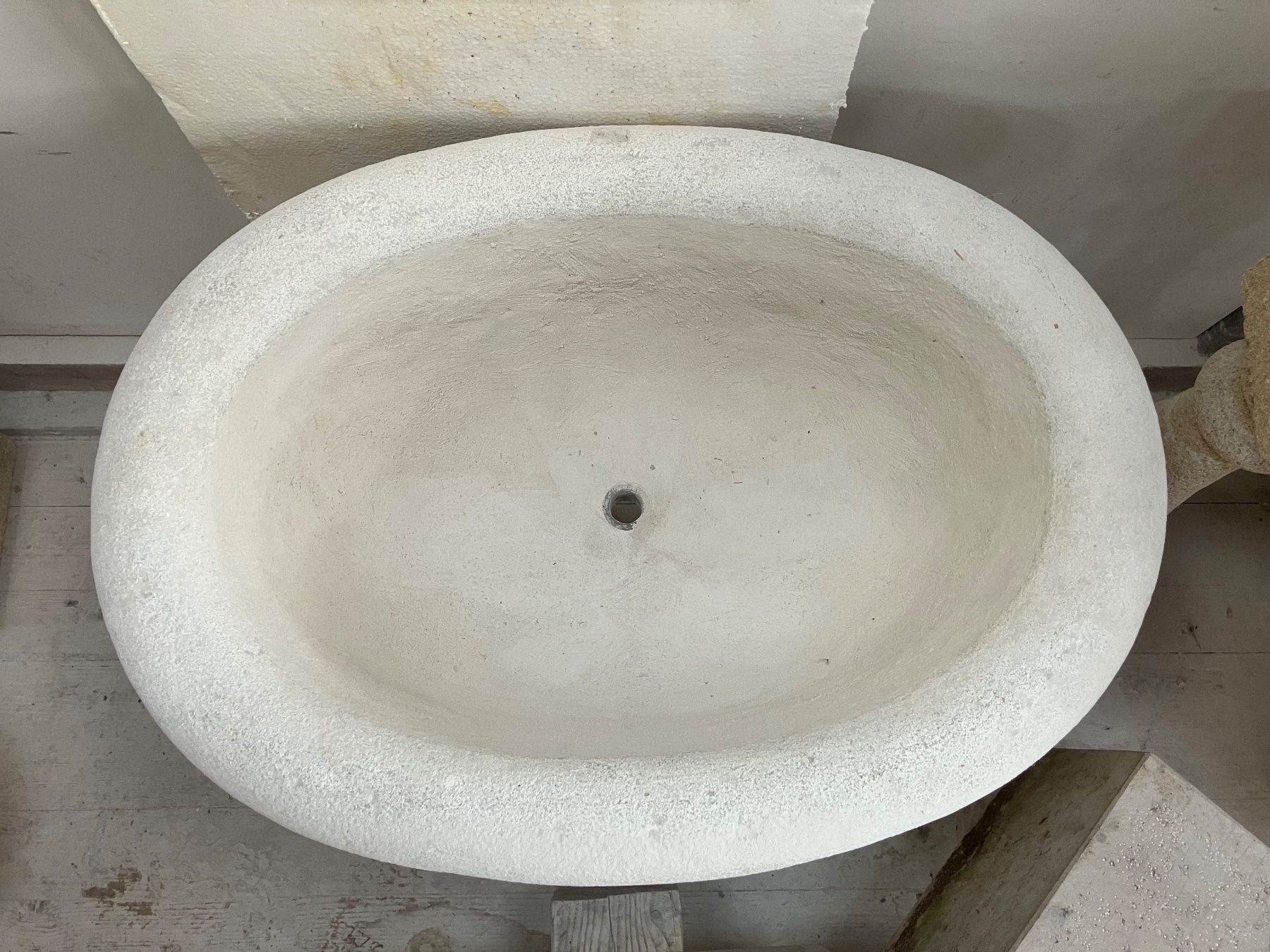 Stagni & Fontane ornamentali: Brunnen , Naturstein , antik – Usato da Stüsslingen venduto da Ubill 2