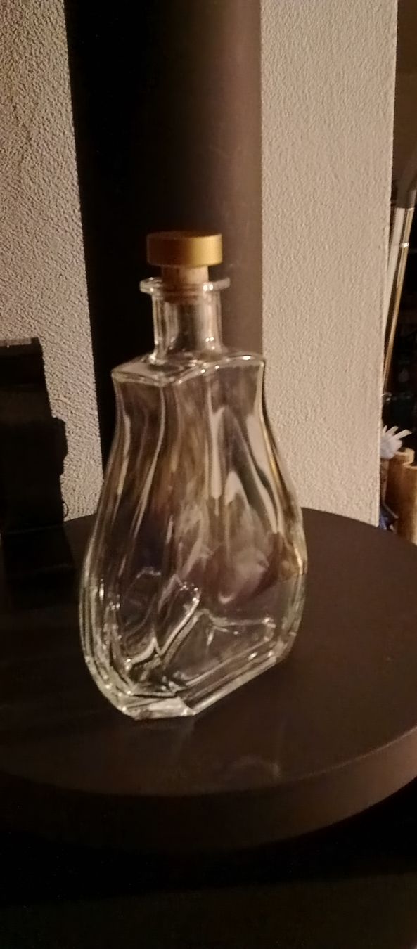 Autres vaisselles & verres: Glasflasche 1,5 Liter – D'occasion à Maienfeld par Hanswurst64