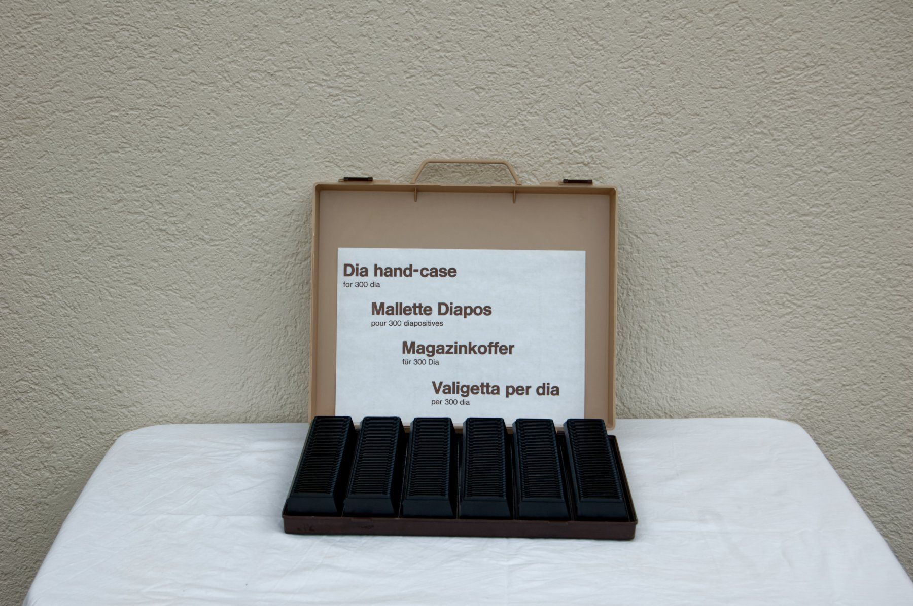 Foto & Immagini: Mallette pour 300 diapositives – Nuovo (secondo la descrizione) da Grolley venduto da Nousty 1