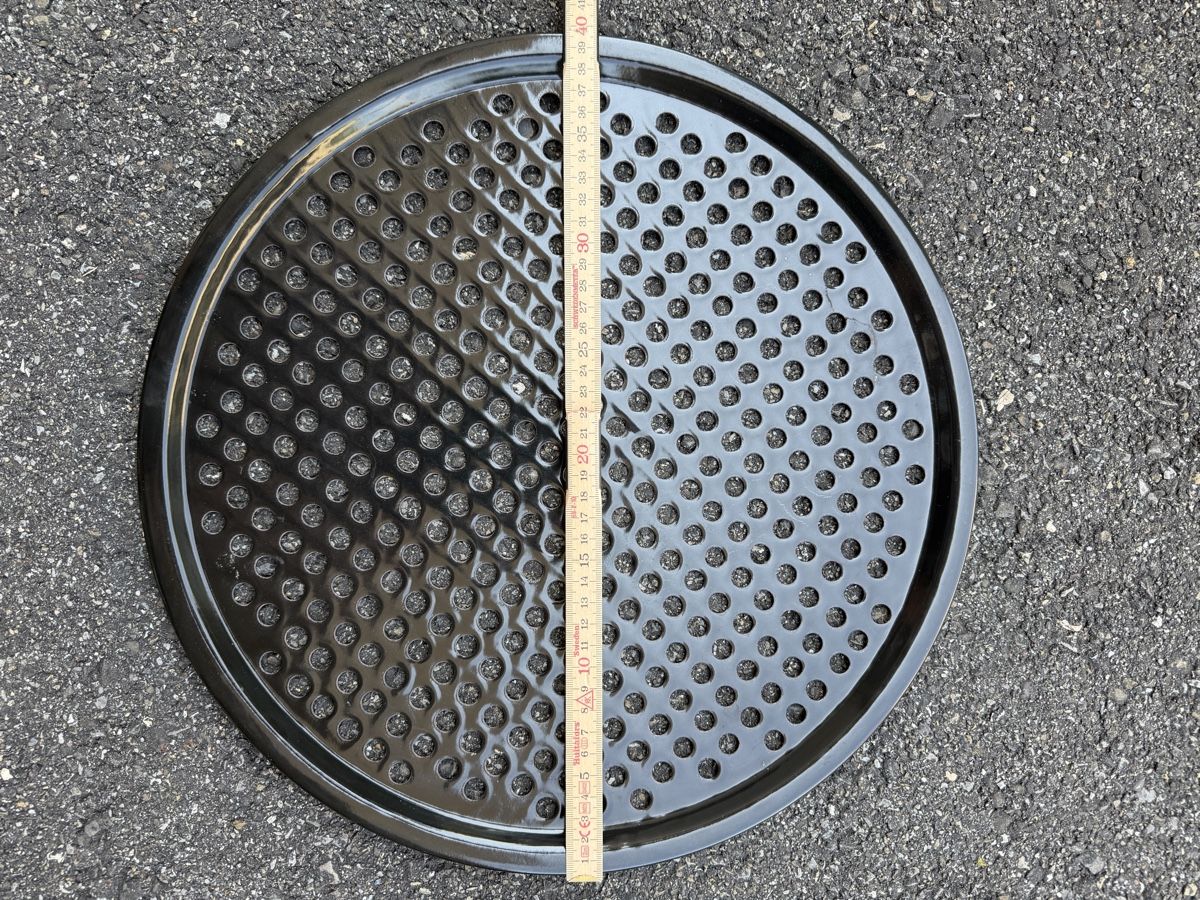 Plateaux: 2 Pizza-Lochbleche 40 cm Durchmesser – Neuf avec emballage d'origine à Jona par Stijo6 1