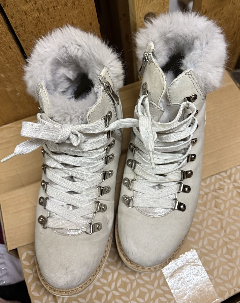 Scarpe da donna: Winterstiefel mit Fell, grau, Gr. 40, Grau – Usato da Basel venduto da AninaAti 1