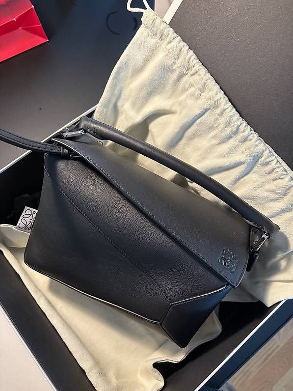 Taschen für Damen: LOEWE Puzzle Handtasche – Gebraucht aus Zürich von m.herranz 1