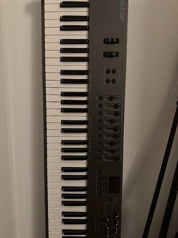 Mischpulte: Nektar Impact LX88+ midi keyboard – Gebraucht aus Oberwil BL von JoelCartier