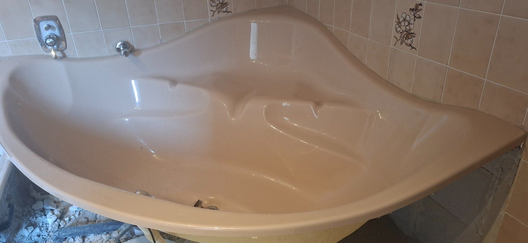 Villeroy & Boch Vasche da bagno: Eckbadewanne – Usato da Triboltingen venduto da Seebub03