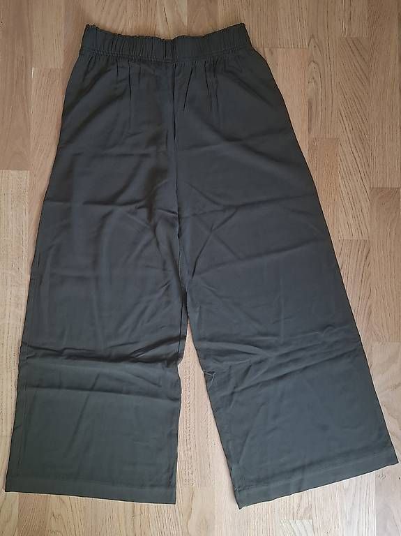 H&M Pantaloni: grüne Stoffhosen lang | S/38 – Nuovo (secondo la descrizione) da Lyss venduto da saariinaa 3