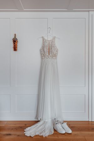 Elegantes Brautkleid mit Spitze - Grösse 36  Neuwertig