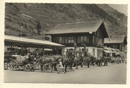ZERMATT Bahnhofplatz, Bahn, Pferde-Kutschen