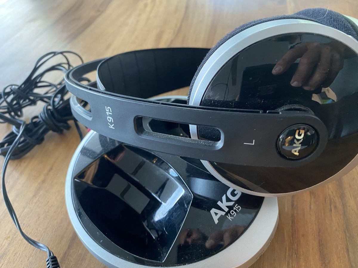Akg Cuffie: AKG Kopfhörer Kabellos – Usato da Birrwil venduto da Bendegriz 2