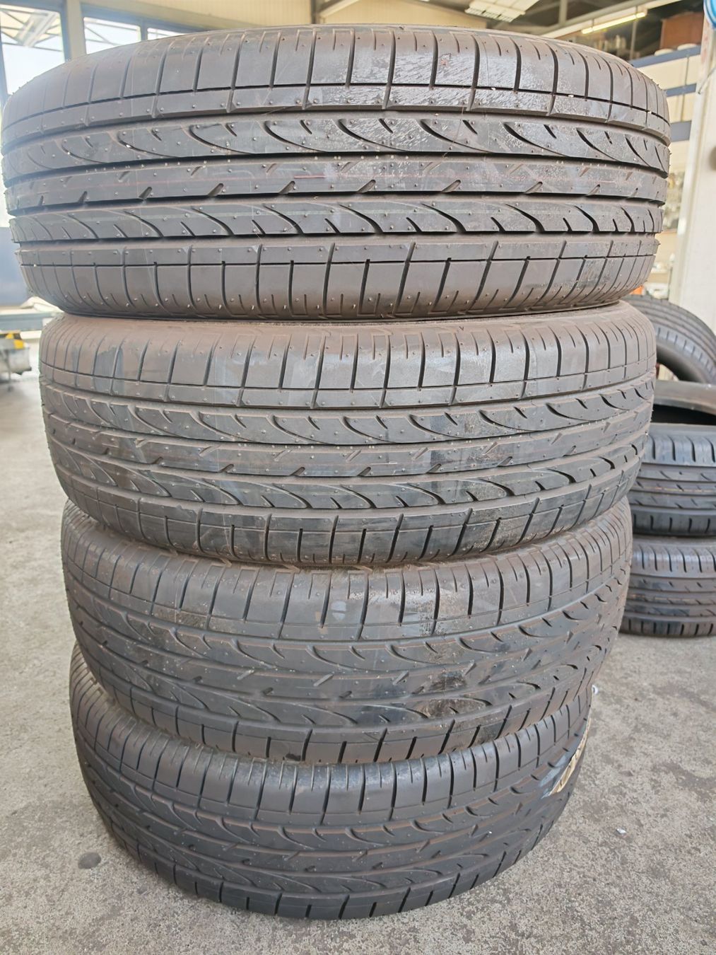 Pneumatici & Ruote complete: Bridgestone 235/65 R18 – Nuovo (secondo la descrizione) da Richenthal venduto da maenggi16 3