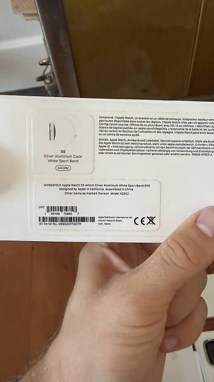 Apple Smartwatch: Apple Watch SE 44mm Silber/weiss – Usato da Zürich venduto da dav_dc79 1