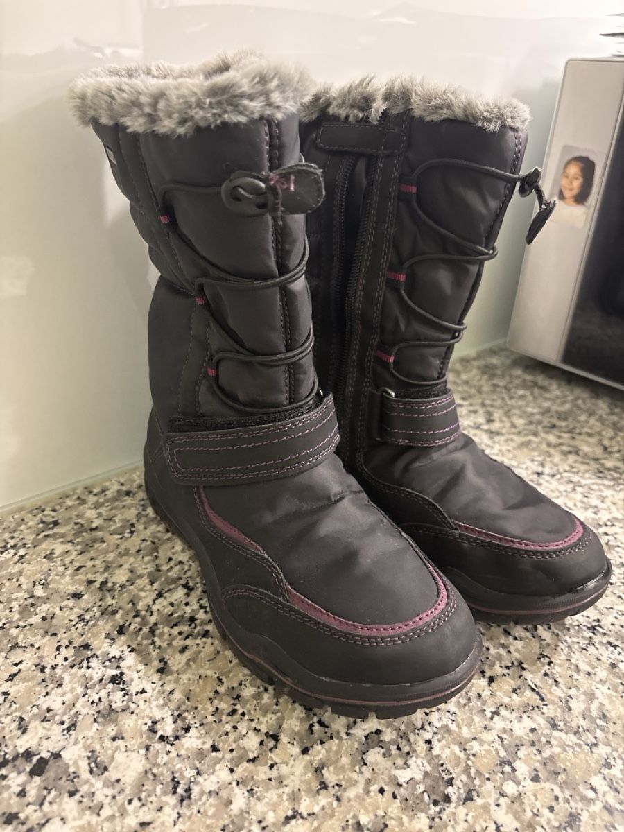 Dosenbach Scarpe per ragazze: Warme Winterstiefel Grösse 35 Schwarz – Usato da rheineck venduto da Neshi06 1