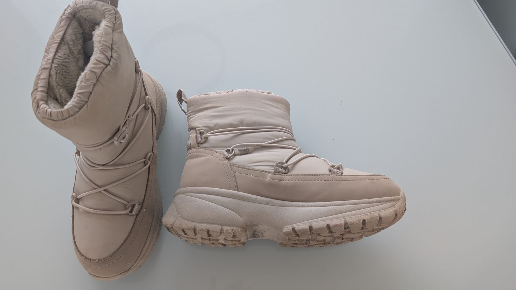 Damenschuhe: Snowboots von Bench Gr. 38 in beige – Gebraucht aus Pfäffikon ZH von siae