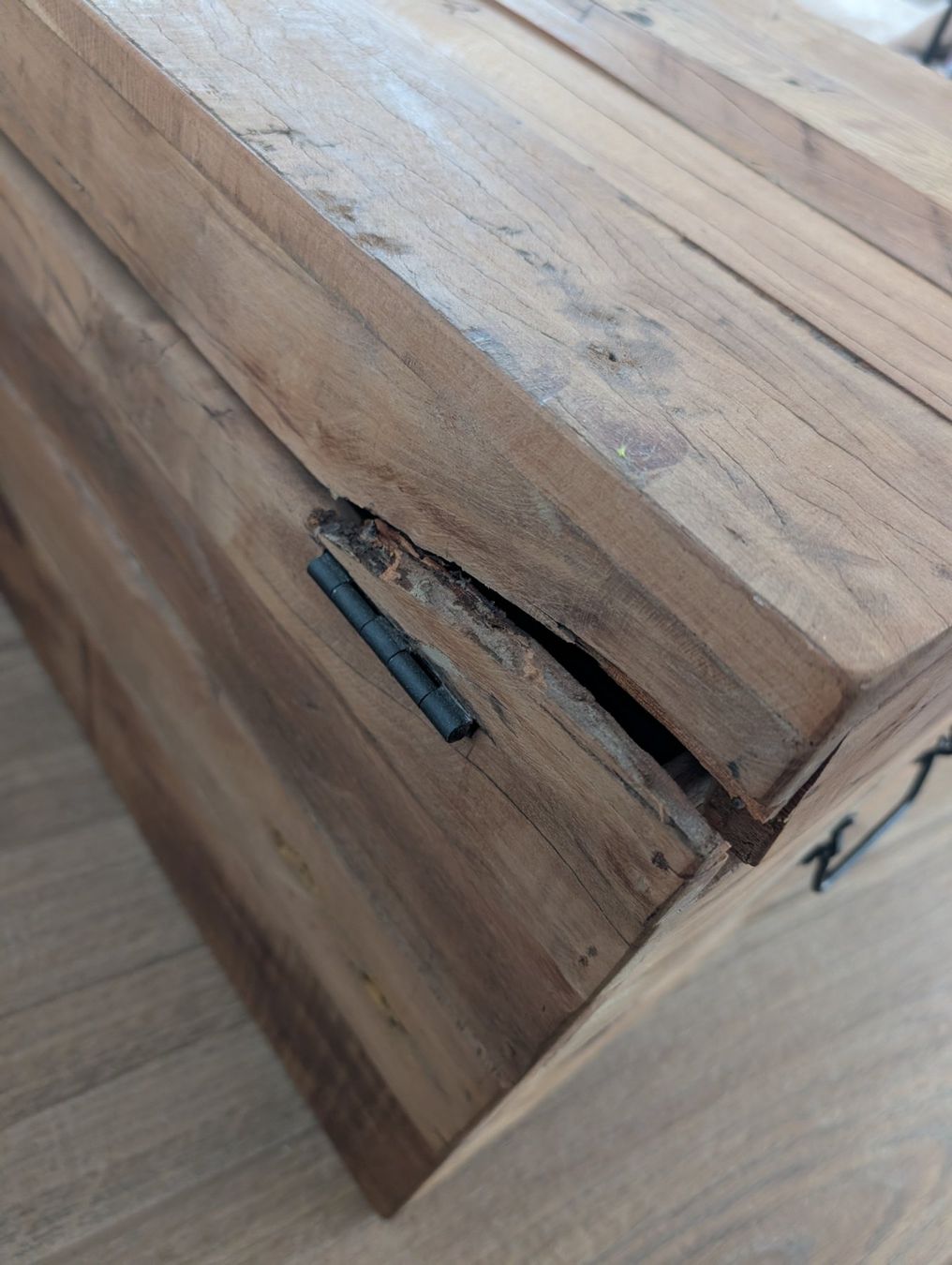 Maisons du monde Truhen: Holztruhe - Maison du Mone – Gebraucht aus Hunzenschwil von Baruch 7