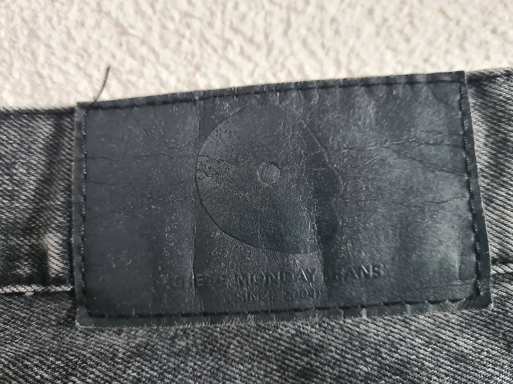 Jeans: Short CHEAP MONDAY (taille 29 us) – Usato da Epalinges venduto da mux_vc5l 1