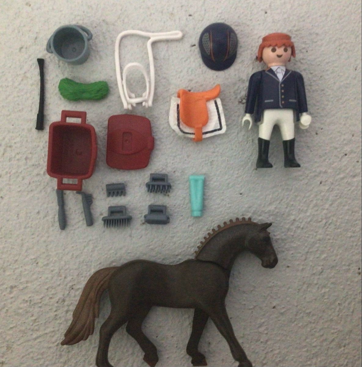 Spielzeuge: Pferdetransporter – Gebraucht aus Wettingen von Kleinspecht