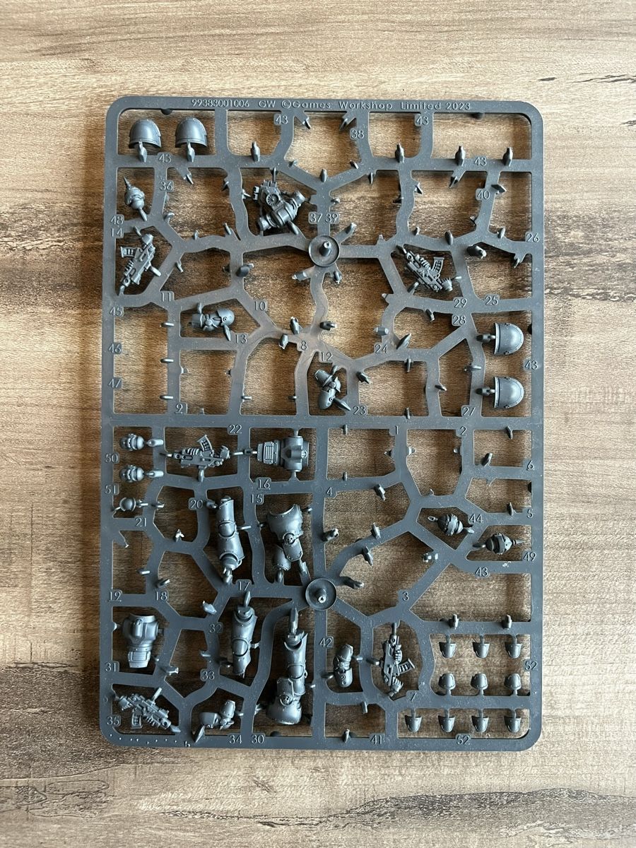 Giochi: Warhammer 40k/Horus Heresy Gussrahmen/Bits Set 12 – Usato da Läufelfingen venduto da stephiesheena 1