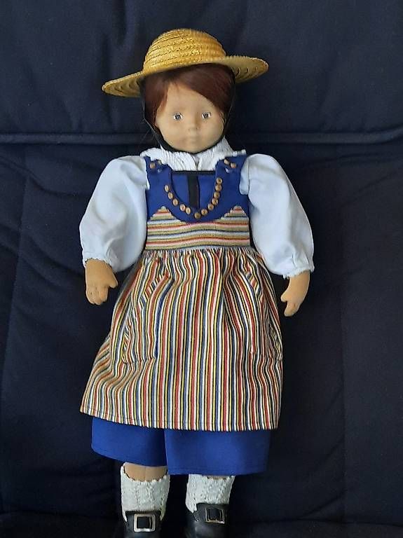Bambole: Trachtenpuppe handgemacht – Usato da Oberkulm venduto da Rrene65