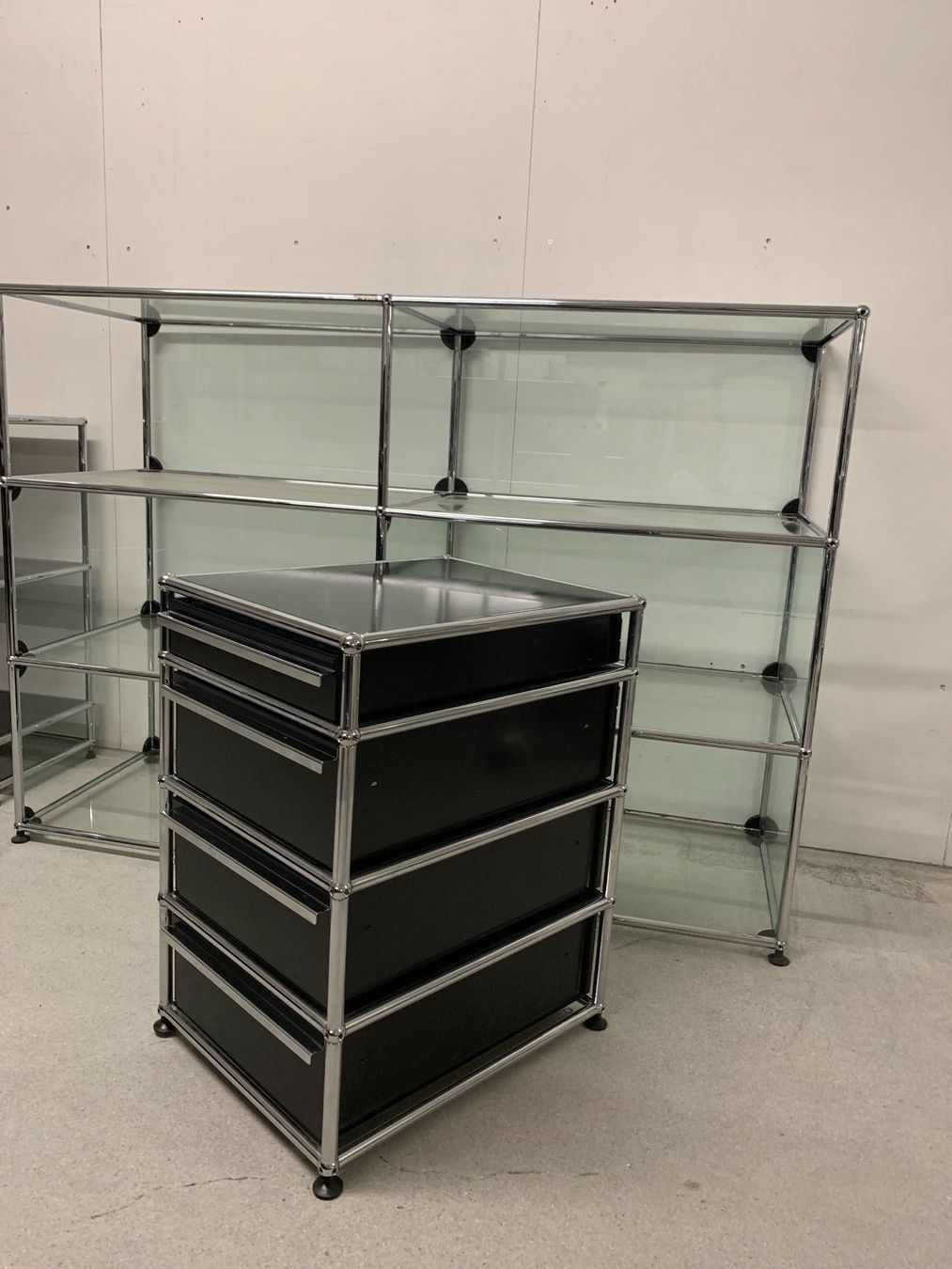 USM Kommoden: Usm Korpus Mit 4 Schublade Lief Gratis – Gebraucht aus Thun von Thuno6 4