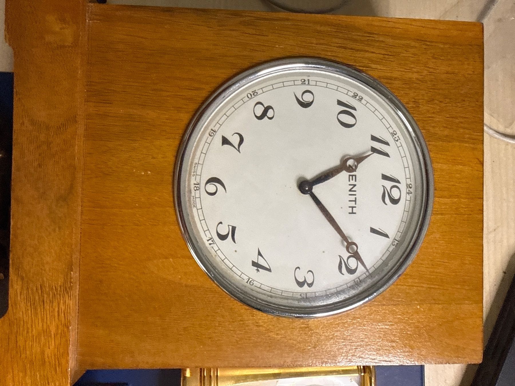 Orologi da terra & Orologi da parete: Tischuhr lot – Difettoso da Pfeffingen venduto da Allhandelklgwatches 1