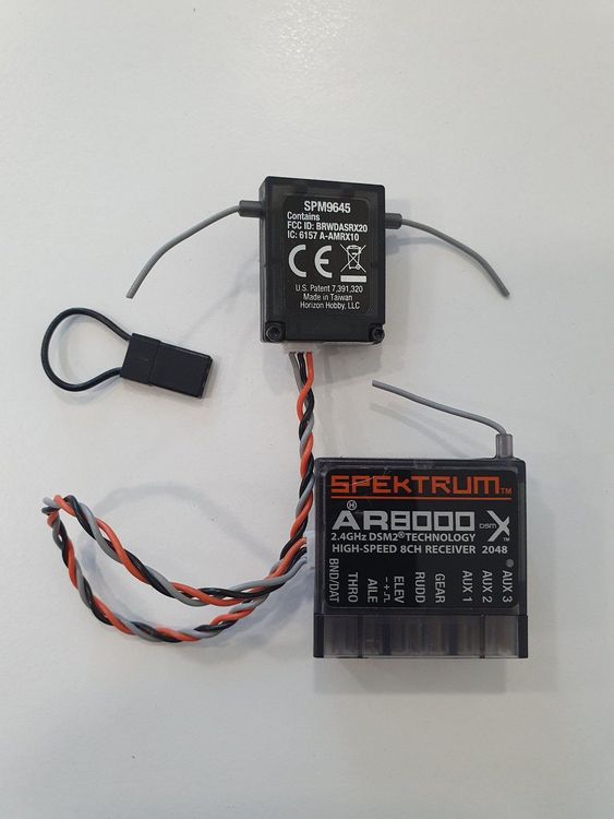 Récepteur AR8000 8CH 2,4 GHz à vitesse rapide avec satellite étendu Récepteur AR8000 8CH 2,4 GHz à vitesse rapide avec satellite étendu