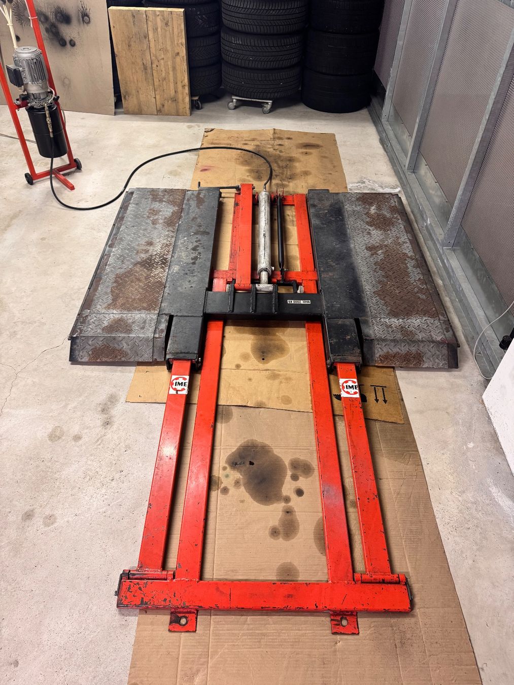 Hebebühne & Wagenheber: Autolift Hebebühne IME – Gebraucht aus Oberägeri von sifs