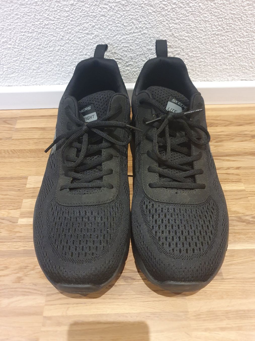 Skechers Scarpe da uomo: Schwarze Skechers Turnschuhe Gr. 46 – Nuovo (secondo la descrizione) da Arth venduto da frey1993