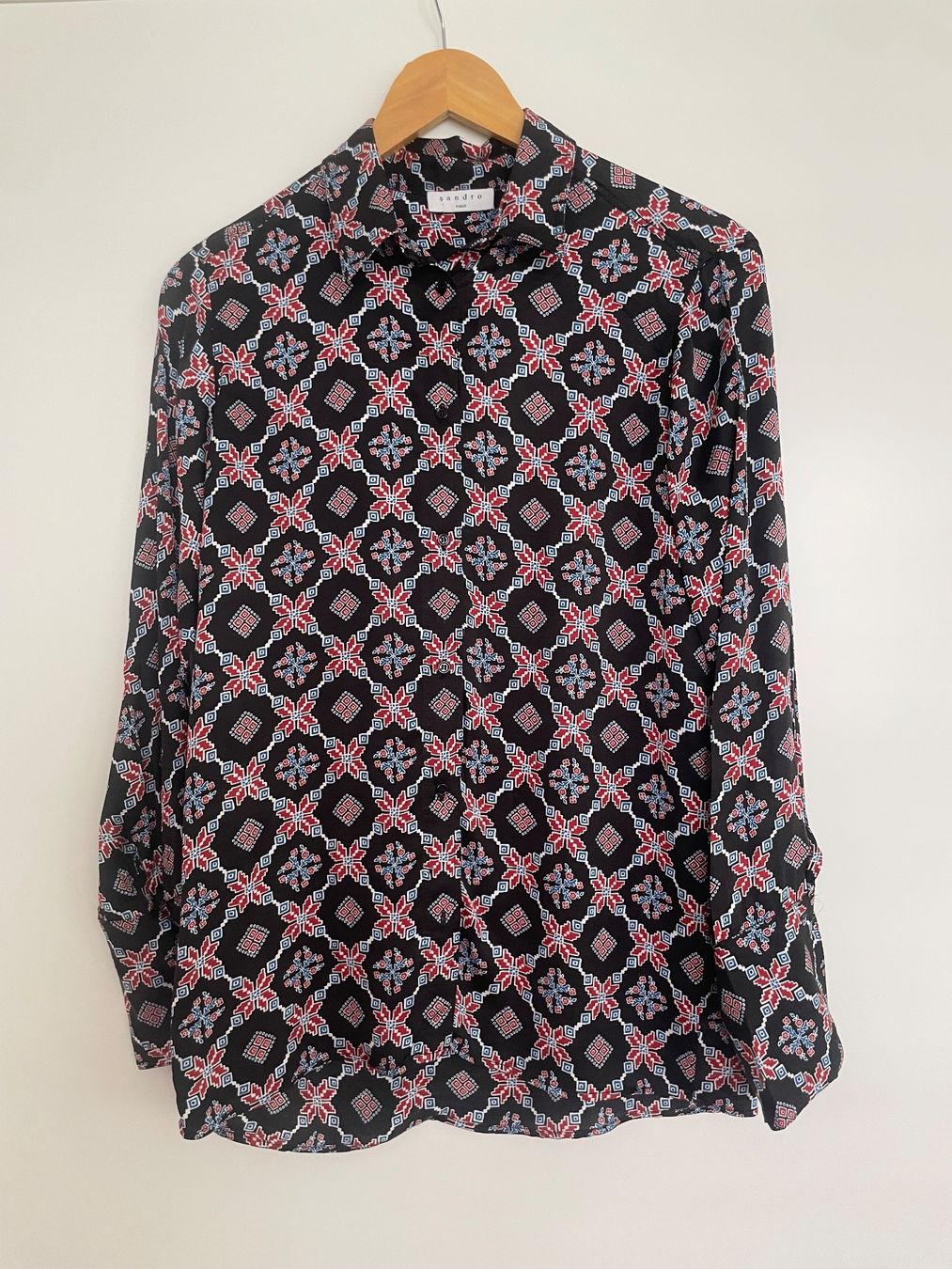 Sandro Camicette: Sandro Bluse schwarz mit Muster – Usato da Buchs SG venduto da VintageHomeCH