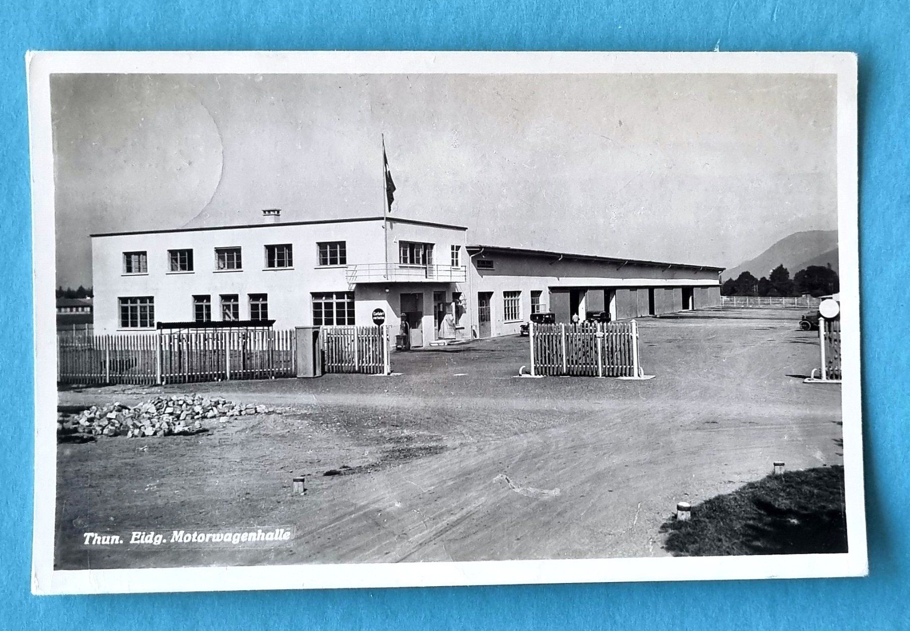 Cartoline postali: Thun - Kaserne - Eidg. Motorwagenhalle - 1944 – Usato da Rothrist venduto da RROENK