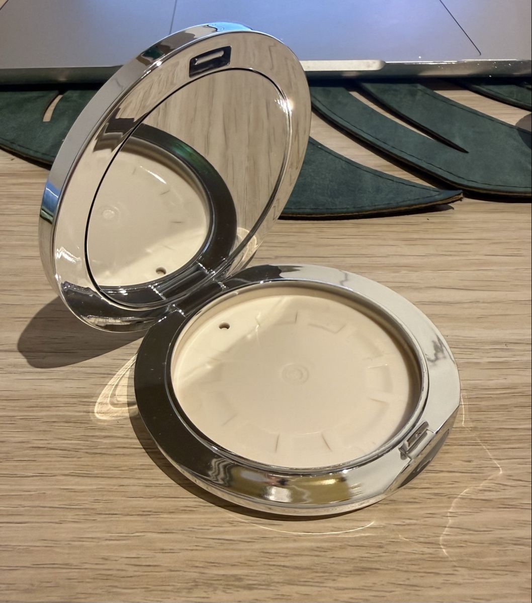 Dior Make-up: Dior Forever Compact Mirror – Gebraucht aus Luzern von sas_r89l 1