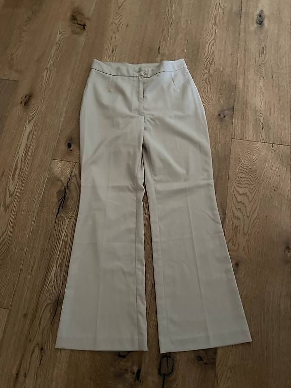 Zara Lots de vêtements: Kleiderpacket 3 Chinos – D'occasion à Ilanz par ber_p7gr 3