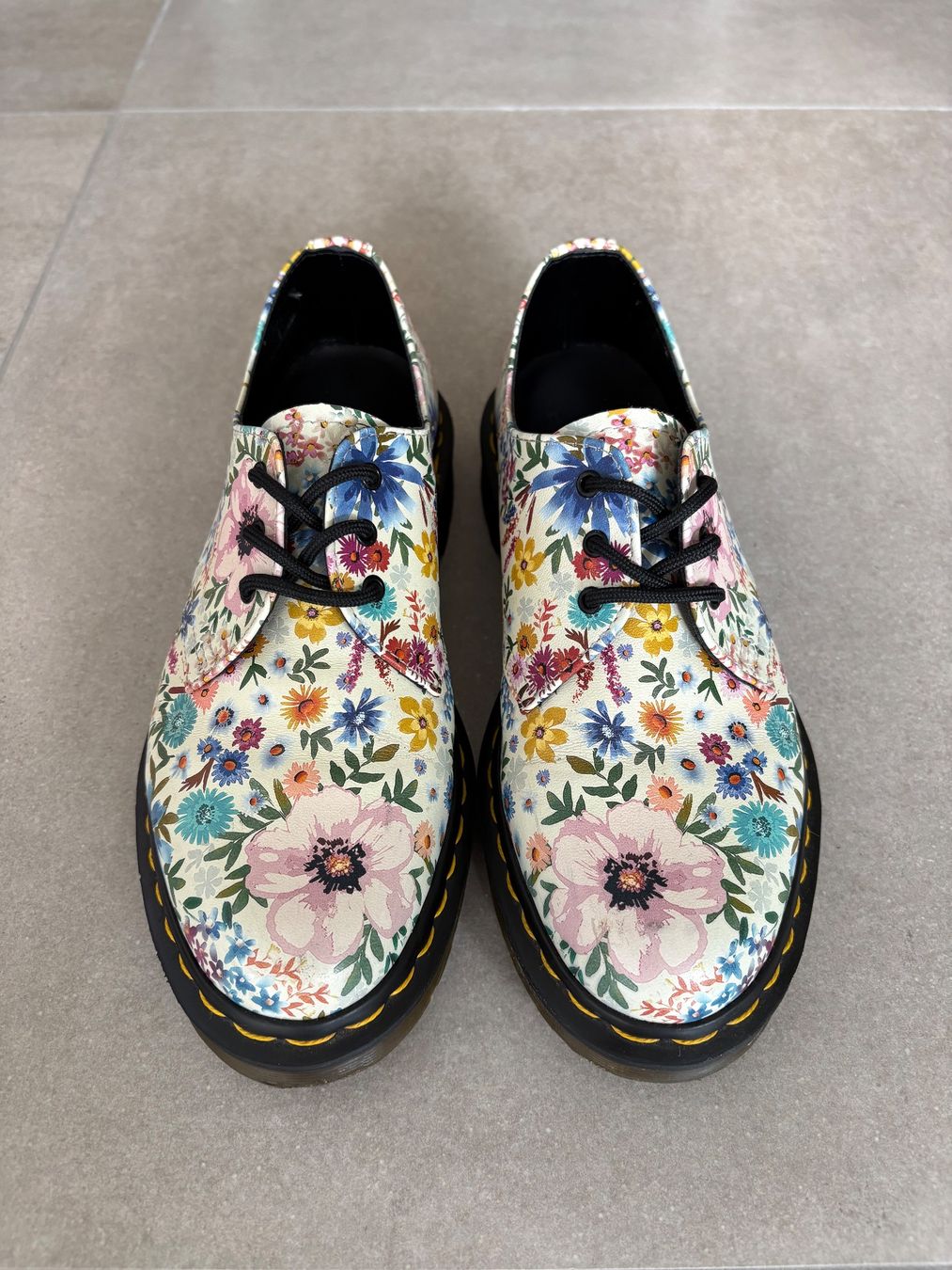 Dr. Martens Scarpe da donna: Dr. Martens Schuhe mit Blumenmuster Gr. 38 – Usato da Basel venduto da El_Haraldo 1