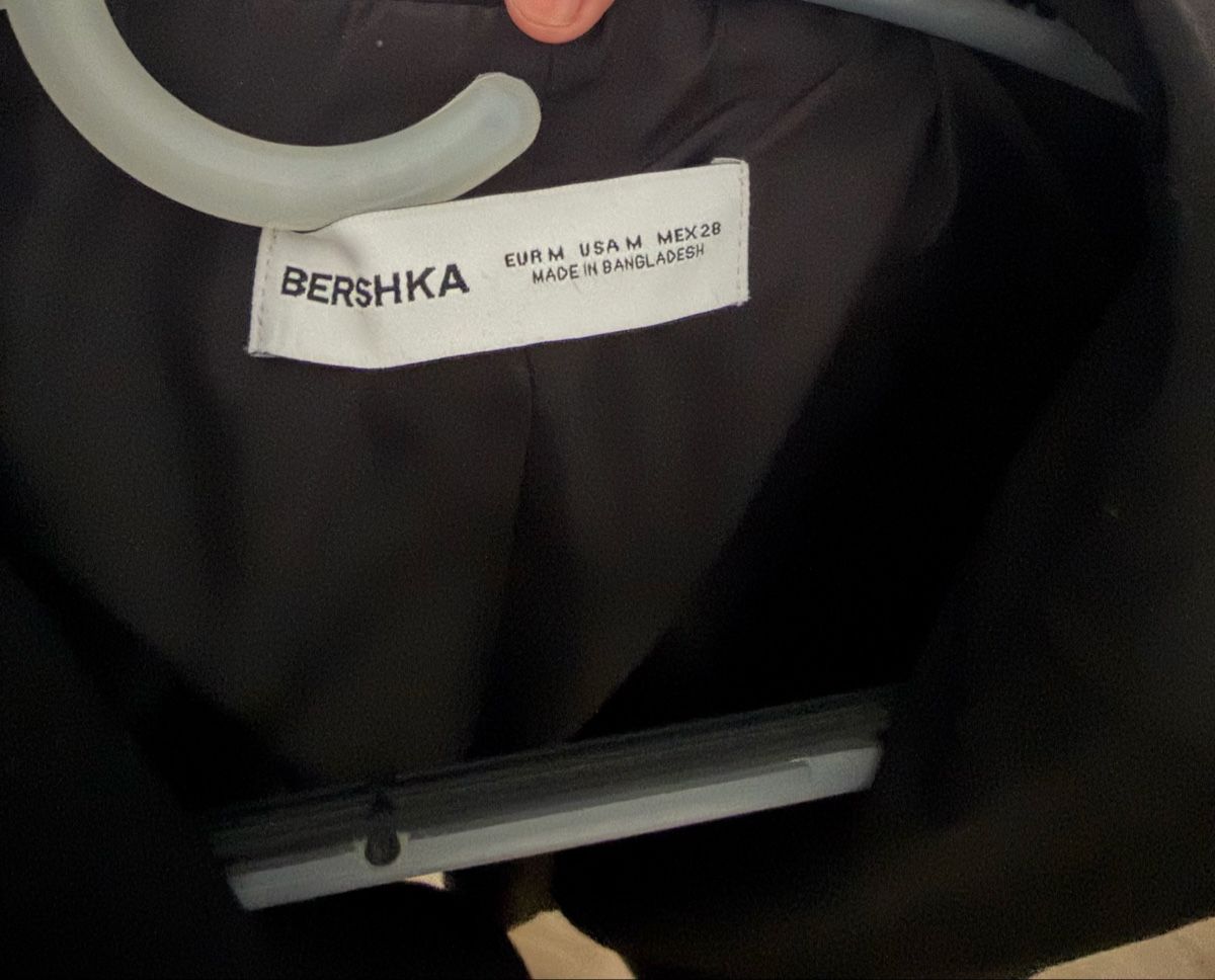Bershka Giacche: Blazer Bershka noir – Usato da Giffers venduto da Ws.b 2