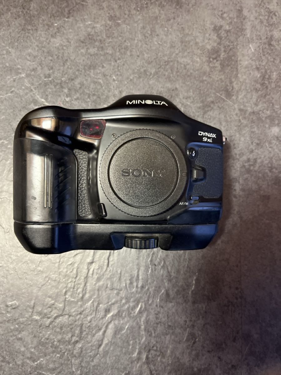 Minolta Fotocamera: Minolta Dynax 9xi – Usato da Langwies venduto da ann_n88c