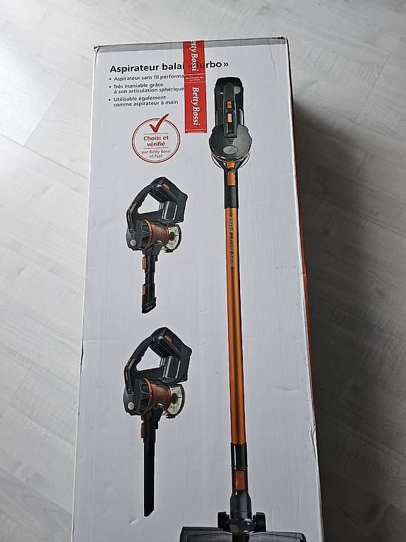 Fust Aspirapolveri & Accessori: Akku Staubsauger – Usato da Port venduto da sold54 2