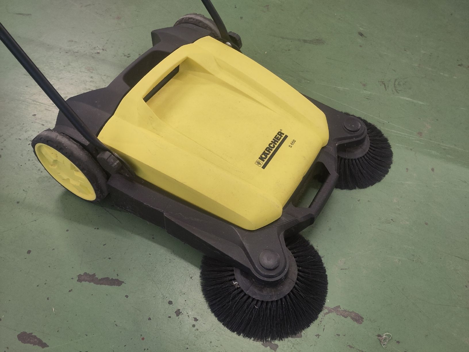Kärcher Alle Maschinen: Kärcher Kehrmaschine S650 – Gebraucht aus Pratteln von Cartonsducoeur_bl 1