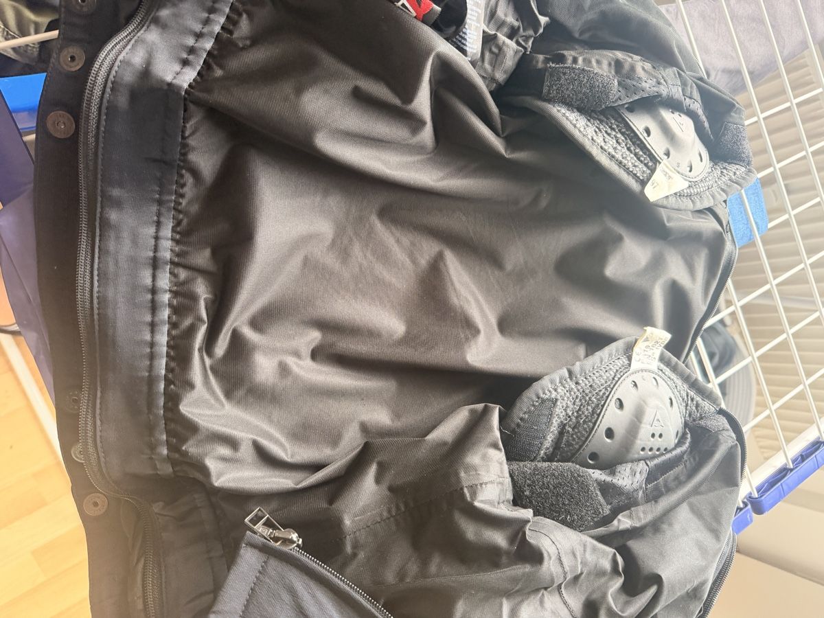 Vestes: Motorradjacke mit Schulterprotektoren – D'occasion à Nidau par SBern123 8