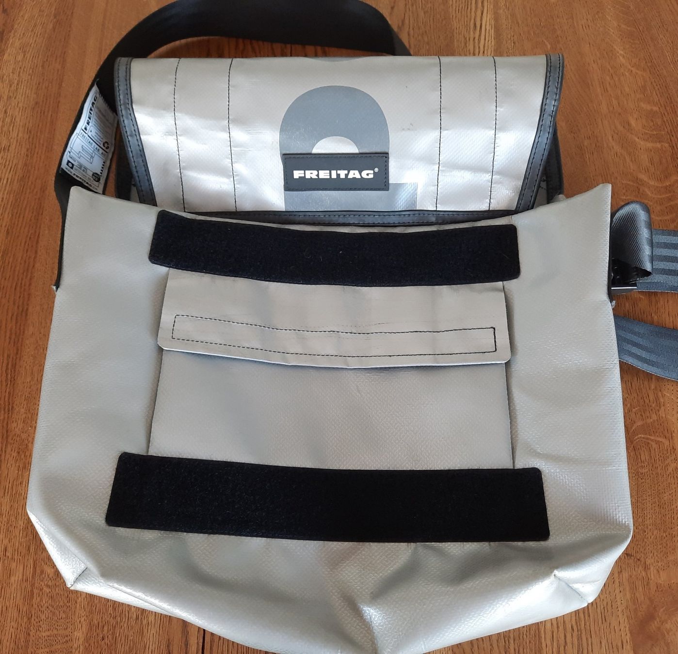 Freitag Borse: Freitag - Tasche / Dexter grau-silber – Usato da Gams venduto da Ri-Ga 2
