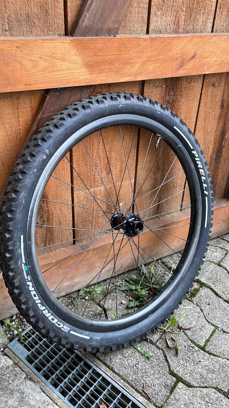 Enve Pezzi di ricambio: ENVE Carbon Laufrad - 27-5" Boost – Usato da St Gallen venduto da Schildi014 1