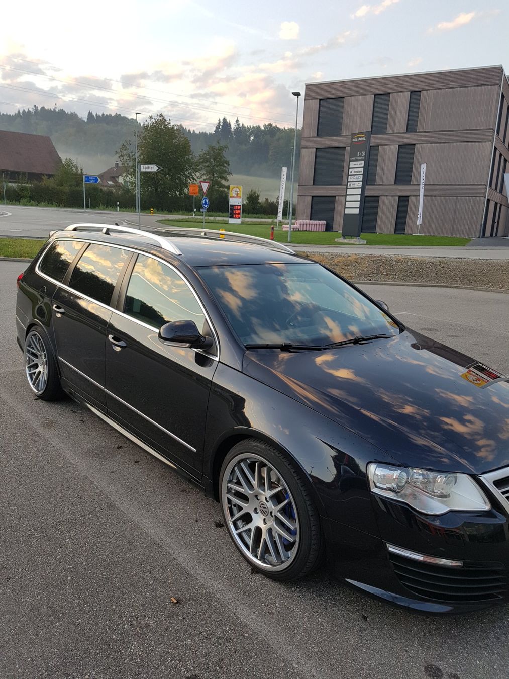 VW Automobili: Passat R36 Kombi Jg. 2010 – Usato da Reinach AG venduto da fraen 1