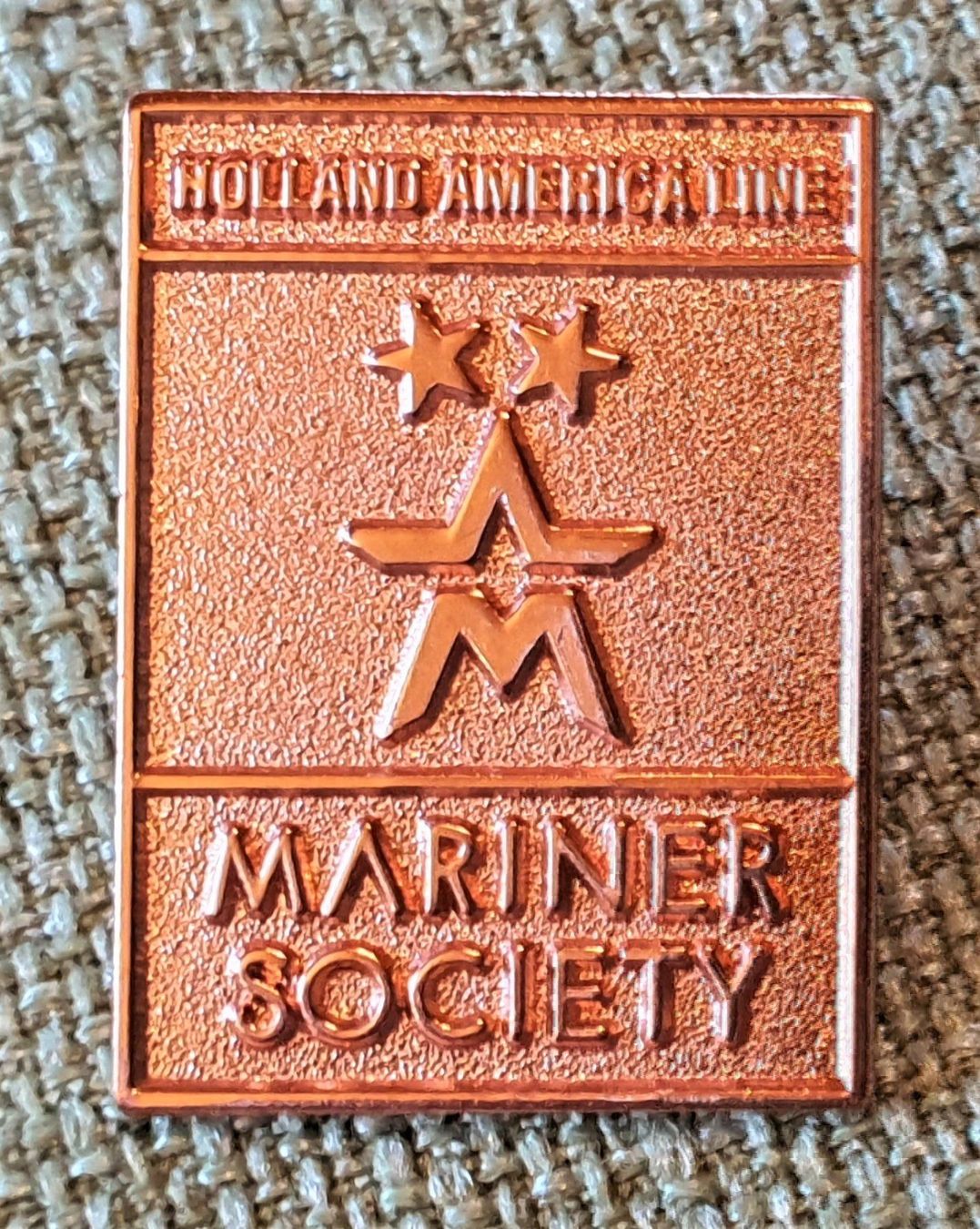 Placchette & Badge: D044 - Pin Holland America Line Mariner – Usato da Reinach BL venduto da Boston-Verkauf